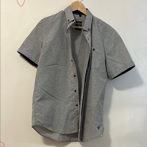 Point Zero Men's Light Gray Button Down Shirt